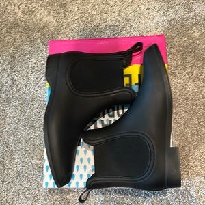 Matte black Jeffery Campbell water proof ankle booties!